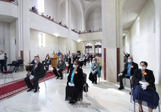 Cuplurile de aur din Fălticeni au fost binecuvântate și felicitate la Catedrala „Învierea Domnului”