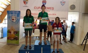 Sportivii din Fălticeni au obținut 70 de medalii și 5 titluri la concursul național de înot „Cupa Sebeș”