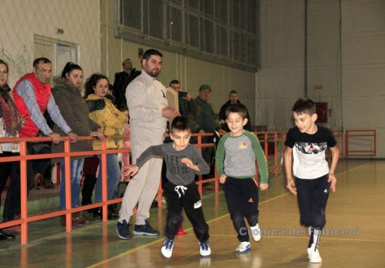 Micii atleți din Fălticeni au deschis seria competițiilor sportive din calendarul sărbătorilor de iarnă