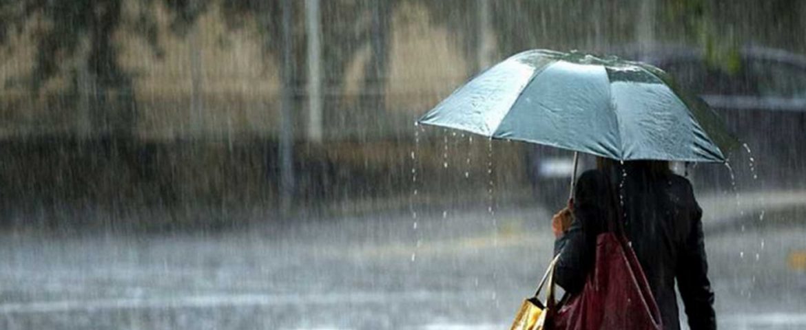 Cod portocaliu pentru județul Suceava. Meteorologii anunță ploi torențiale, descărcări electrice, grindină și vijelii