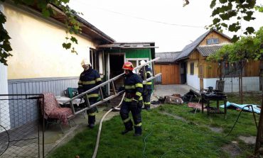 Incendiu izbucnit într-o locuință din orașul Dolhasca. Un bărbat de 86 de ani și-a pierdut viața