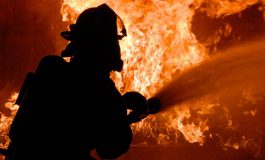 Incendiu într-o gospodărie din comuna Mălini. Pompierii militari și civili intervin cu patru autospeciale de stingere