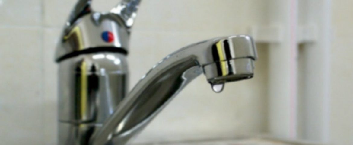 Marţi va fi întreruptă furnizarea apei pe şapte străzi din Fălticeni