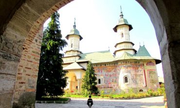 Mănăstirea Râșca își va sărbători hramul de Înălțarea Sfintei Cruci. Au fost aduse moaștele Sfintei Maria Magdalena