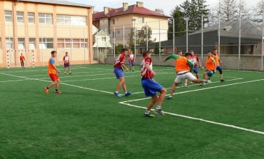 Colegiul Tehnic „Mihai Băcescu” dispune de un nou teren de sport dotat cu nocturnă și gazon sintetic