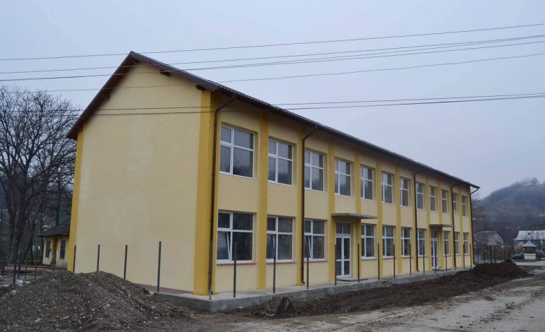 Investiții în infrastructura școlară rurală. Grădiniță și școală nouă pentru copiii din comuna Hârtop