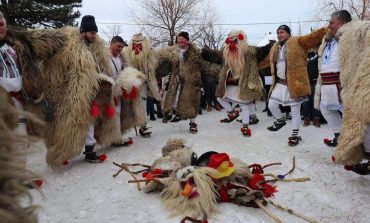 Comuna Drăgușeni va găzdui Festivalul datinilor de iarnă pe stil vechi. Vor participa cete de mascați din trei județe