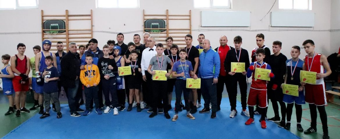 Cluburi de box din zona Moldovei au participat la competiția pugilistică organizată de ACS „Nada Florilor” Fălticeni