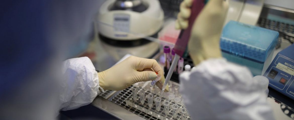 Patru noi cazuri de coronavirus în județul Suceava. Două dintre persoane sunt medici ai spitalului județean
