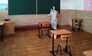 Aproximativ 1000 de elevi din Fălticeni se întorc la școală pentru pregătirea dinaintea examenelor naționale