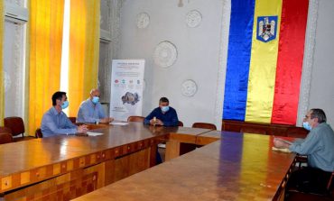 Autoritățile locale au semnat contractul pentru restaurarea clădirii fostului Muzeu al Fălticenilor