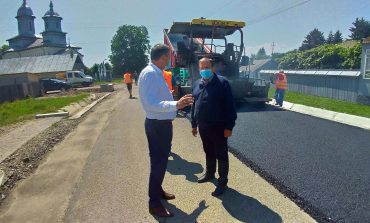Primarul comunei Boroaia și președintele CJ Suceava au inspectat lucrările de modernizare la DJ 155 B