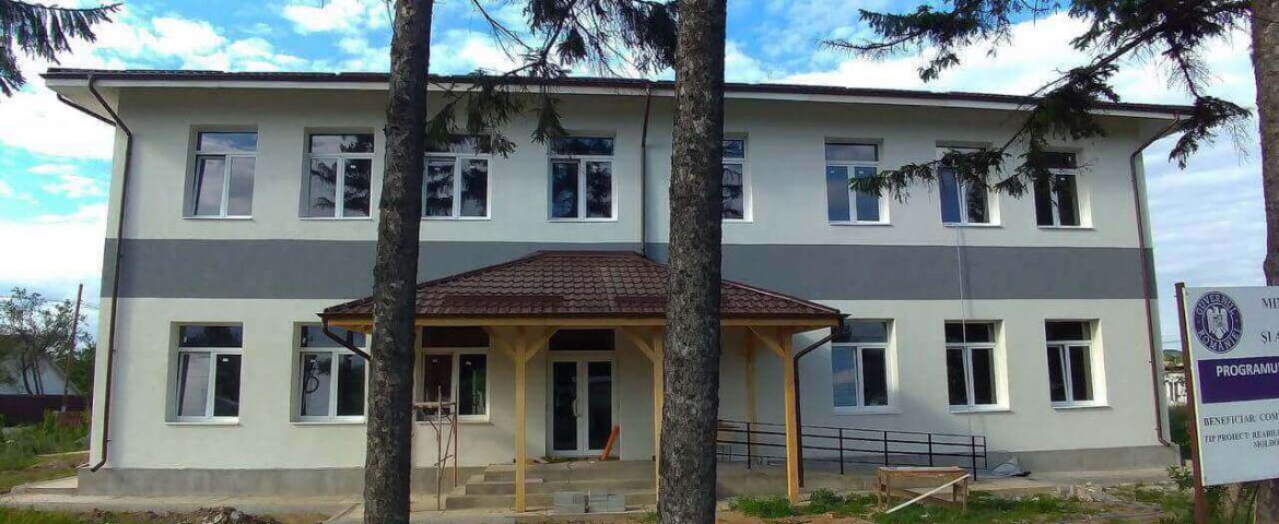 Primarul Maricel Iacob anunță că noua grădiniță și Școala nr.2 Vadu Moldovei sunt aproape de finalizare