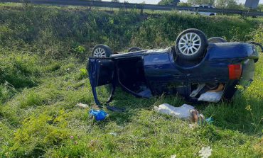 Accident rutier pe raza comunei Bunești. Autoturism răsturnat în afara părții carosabile