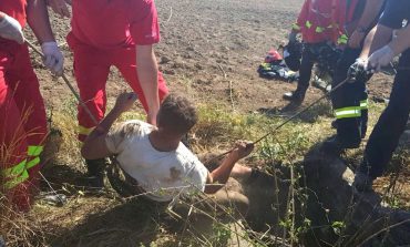 Bărbat salvat de pompieri dintr-un puț adânc de 12 metri în Drăgușeni. Omul intrase să-și salveze capra