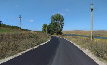 Comuna Vulturești are primul metru de asfalt pe un drum comunal. Autoritățile locale: Este un „moment istoric”