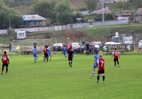 Șomuz Fălticeni întoarce scorul în derbiul cu Miroslava și urcă pe primul loc în Liga 3. Fălticenenii sunt neînvinși în șapte meciuri oficiale