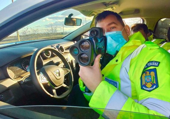 Amenzi maxime pentru 10 șoferi depistați în Boroaia, Drăgușeni și Vadu Moldovei cu viteză excesivă