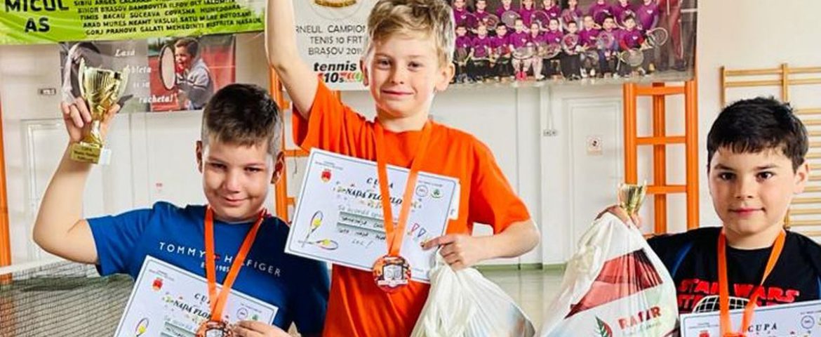 La Fălticeni s-a desfăşurat un turneu de tenis de câmp pentru copii. Prima competiție din acest an