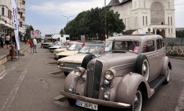 Mașinile de epocă revin la Fălticeni. Expoziția „Roți legendare” și parada retro au loc duminică