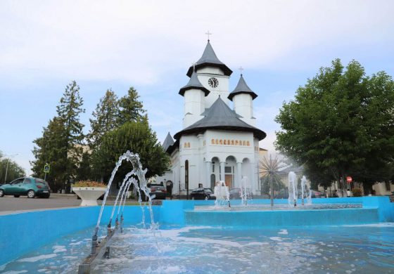 Procesiune în cinstea Adormirii Maicii Domnului. Ceremonia religioasă are loc sâmbătă seara