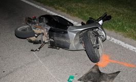 Trei infracțiuni într-un dosar penal. Un bărbat din comuna Boroaia s-a izbit cu mopedul într-un podeț