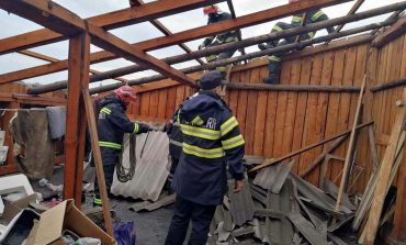 Pompierii au intervenit în Hârtop, Rădășeni și Fălticeni pentru înlăturarea efectelor negative ale furtunii