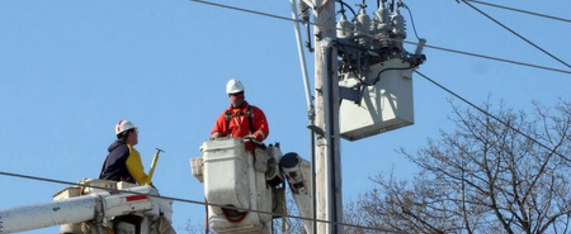 Delgaz Grid întrerupe energia electrică în Fălticeni. Vor fi afectați consumatorii casnici de pe 12 străzi
