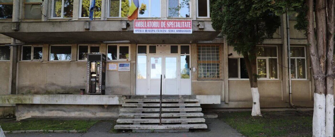 Spitalul din Fălticeni renunță la fosta Policlinică și la clădirea Pediatriei. Primăria le preia în administrare