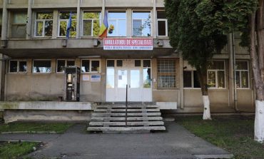 Spitalul din Fălticeni renunță la fosta Policlinică și la clădirea Pediatriei. Primăria le preia în administrare