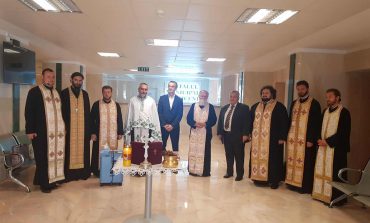 Sfințirea noului spital din Fălticeni. Preoții au donat al cincilea concentrator de oxigen unității medicale