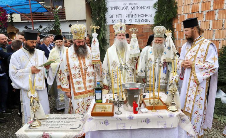 Slujbă la Mănăstirea Buda. Sărbătoarea Sfinților Arhangheli Mihail și Gavriil este noul hram al lăcașului