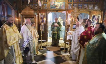 Biserica „Sfântul Andrei” din Basarabi și-a sărbătorit ocrotitorul. Slujbă arhierească în zi de hram