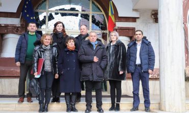 Întâlnire memorabilă la Colegiul „Vasile Lovinescu”. Un profesor din Franța promovează dezvoltarea durabilă