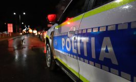 Incident în comuna Dolhești. Un bărbat băut și fără permis s-a izbit într-un cap de pod. Un polițist l-a imobilizat