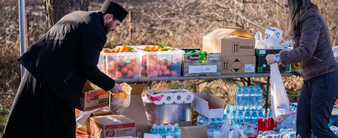 Parohiile din Protoieria Fălticeni au donat sute de pachete cu alimente și pături pentru refugiații ucraineni