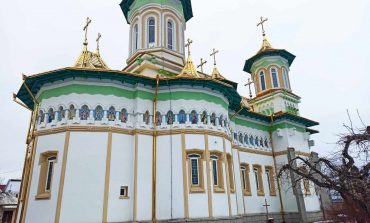 Biserica din centrul comunei Boroaia este pregătită să primească 50 de refugiați. La biserica  din satul Suha au sosit cinci mame și patru copii din Ucraina