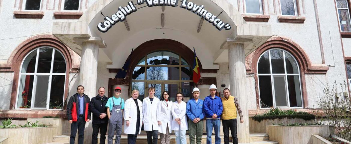 Colegiul „Vasile Lovinescu” are cinci elevi calificați la olimpiadele naționale. Elevii participanți sunt din comunele Preutești, Râșca, Forăști și Cornu Luncii