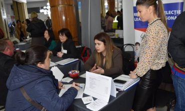 Vineri are loc Bursa locurilor de muncă la Fălticeni. Peste 100 de posturi sunt disponibile. Ce caută angajatorii locali