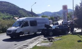 Un șofer din Fălticeni este implicat într-un accident rutier produs în Câmpulung Moldovenesc. Cinci persoane au fost transportate la spital. Una dintre victime era încarcerată