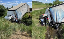 Accident pe raza comunei Vadu Moldovei. Un autotren s-a oprit într-un șanț. Șoferul este transportat la spital