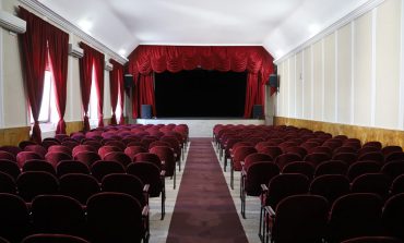 Primăria Fălticeni încheie investițiile la Centrul Cultural Birlic. Sala de spectacole primește un suflu nou și plăcut