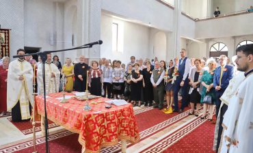 Un eveniment fericit la Catedrala Învierii. Momente unice pentru 42 de cupluri care au celebrat „Nunta de Aur”