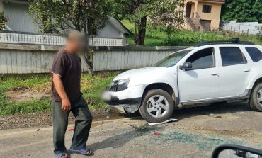 Eveniment rutier pe raza comunei Bunești. Trei mașini s-au ciocnit. Circulația se desfășoară cu dificultate