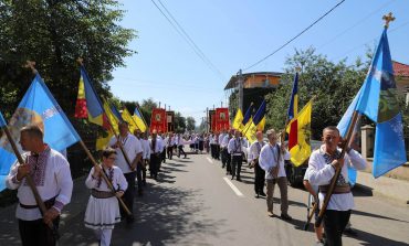 Ortodocșii de stil vechi au sărbătorit Adormirea Maicii Domnului. Amplă procesiune în municipiul Fălticeni