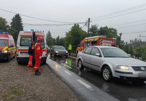 Tamponare în lanț pe raza comunei Vadu Moldovei. Cinci autovehicule s-au ciocnit. Traficul rutier nu este blocat