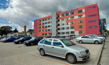 Parcarea spitalului din Fălticeni este deschisă. Lucrările continuă cu amenajarea spațiilor de la blocul ANL