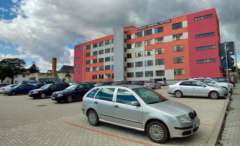 Parcarea spitalului din Fălticeni este deschisă. Lucrările continuă cu amenajarea spațiilor de la blocul ANL