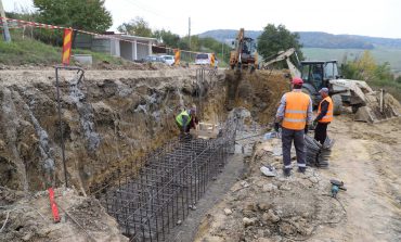 Noi lucrări în comuna Hârtop. Zid de sprijin și piloni forați pentru consolidarea unui tronson de drum județean