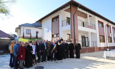 Primarul Neculai Perju și vicepreședintele Vasile Tofan au inaugurat noul dispensar uman din comuna Rădășeni